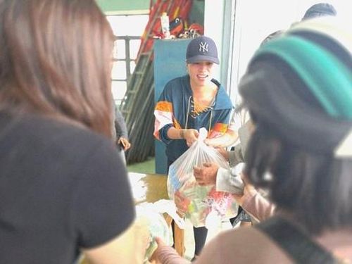 Có những bài học chỉ có thể tìm thấy trong hoạn nạn và đôi khi, người đi cứu trợ lại là người được hồi sinh