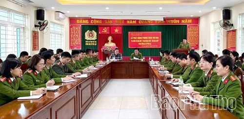 Chỉ huy Công an xã Yên Lạc quán triệt nội dung phong trào thi đua “Ba nhất” đến toàn thể CBCS