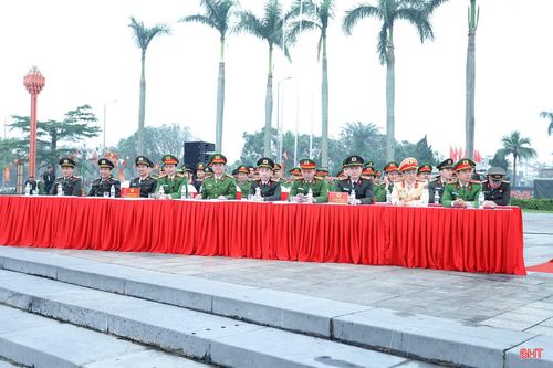  Lãnh đạo sở, ban, ngành cấp tỉnh và thủ trưởng các đơn vị Công an tỉnh dự buổi lễ. 