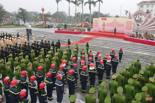  Quang cảnh lễ ra quân đợt cao điểm tấn công, trấn áp tội phạm của Công an tỉnh. 