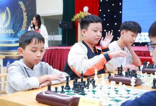 Các kỳ thủ nhí tranh tài tại Giải cờ vua Nobel School mở rộng, lần thứ 1 năm 2025.