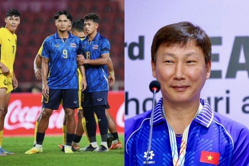 HLV Kim Sang-sik nhắc học trò tập trung vào số 9 của U22 Thái Lan (Ảnh: VFF).