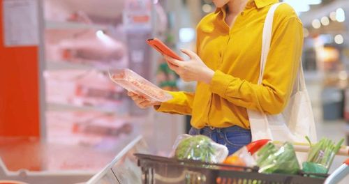 Doanh nghiệp chân chính có thể bị cạnh tranh không lành mạnh bởi hàng kém chất lượng.