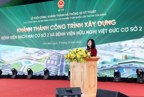 Bộ trưởng Bộ Y tế Đào Hồng Lan phát biểu tại buổi lễ 