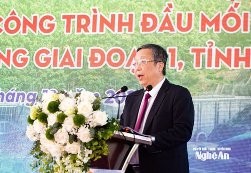 Đồng chí Hoàng Trung - Thứ trưởng Bộ Nông nghiệp và Môi trường phát biểu tại buổi lễ. Ảnh: Tiến Hùng