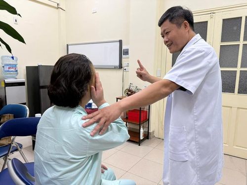 BHYT bổ sung thực hiện trên cơ sở người đã tham gia BHYT bắt buộc và tự nguyện tham gia BHYT bổ sung. Ảnh: VGP/HM