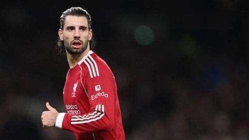Dominik Szoboszlai giữ vai trò luân chuyển bóng ở 1/3 sân đối phương.