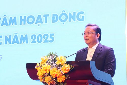 Chủ tịch Ủy ban MTTQ Việt Nam thành phố Đà Nẵng Lê Trí Thanh phát biểu tại hội nghị. Ảnh: NGỌC HÀ