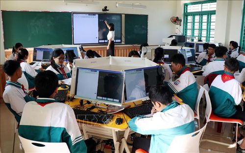 Lớp học thông minh tại Trường THCS Giao Phong, xã Giao Ninh (Ninh Bình).