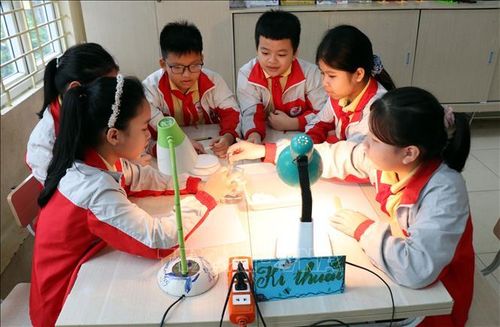 Tiết học STEM của học sinh Trường Tiểu học Nguyễn Viết Xuân, phường Nam Định (Ninh Bình).