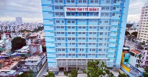 Trung tâm y tế lớn như Trung tâm y tế quận 3 (đã đổi tên thành Trung tâm Y tế khu vực Nhiêu Lộc) sẽ vừa hoạt động như một trạm y tế của phường Nhiêu Lộc, vừa duy trì hoạt động khám, chữa bệnh nội trú, ngoại trú, tiến tới chuyển đổi công năng phù hợp quy mô. Ảnh: V.Anh.