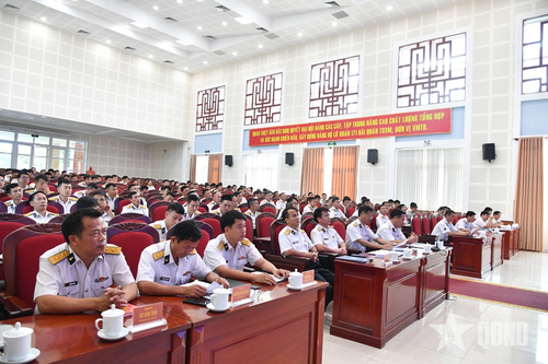 Các đại biểu dự hội nghị.