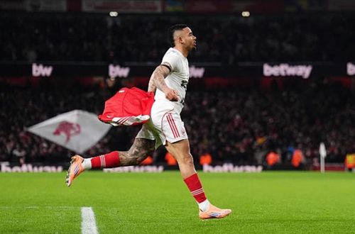 Gabriel Jesus (6.6 điểm) ghi bàn ngay trong pha chạm bóng đầu tiên sau khi vào sân từ ghế dự bị.