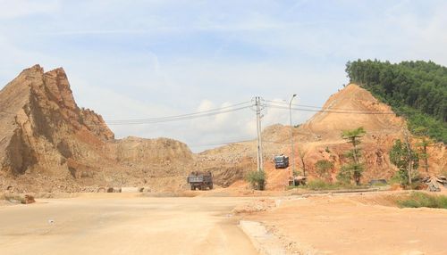 Nghị quyết đặc thù của Quốc hội đã tháo gỡ vướng mắc về thu hồi đất khu vực mỏ khai thác khoáng sản làm vật liệu xây dựng thông thường. Ảnh: HOÀNG HIỆP
