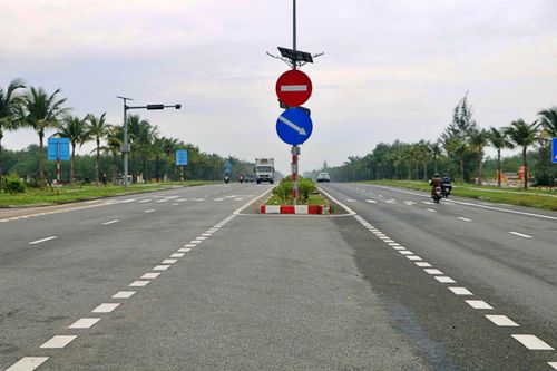 Đường Võ Chí Công kết nối khu vực phía đông thành phố. Ảnh: VĂN HOÀNG
