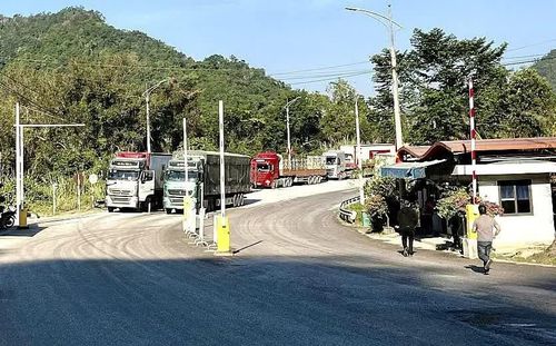 Hoạt động thông quan hàng hóa tại cửa khẩu Tân Thanh, tỉnh Lạng Sơn những ngày đầu năm 2026. 