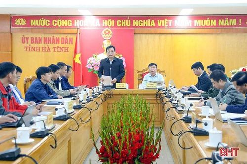 Phó Chủ tịch UBND tỉnh Hồ Huy Thành và lãnh đạo Sở NN&MT điều hành điểm cầu Hà Tĩnh tại phiên họp lần thứ 24 ( ngày 2/12/2025) của Ban Chỉ đạo quốc gia về chống khai thác hải sản bất hợp pháp, không báo cáo và không theo quy định (IUU).