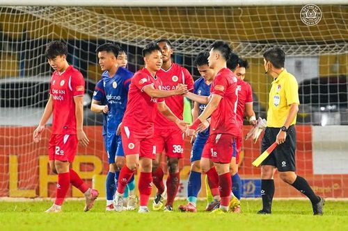 Sau 20 trận đấu của Công an Hà Nội, Đình Tiến mới chỉ được ra sân 3 phút. Ảnh CAHN FC.