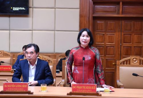 Đồng chí Phạm Thị Minh Huệ, Chủ nhiệm UBKT Tỉnh ủy Quảng Trị phát biểu nhận nhiệm vụ - Ảnh: Q.V