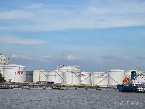 Hiện các doanh nghiệp năng lượng nhà nước đang được giao trọng trách đảm bảo an ninh năng lượng, đảm bảo nguồn cung các mặt hàng chiến lược góp phần bình ổn kinh tế vĩ mô