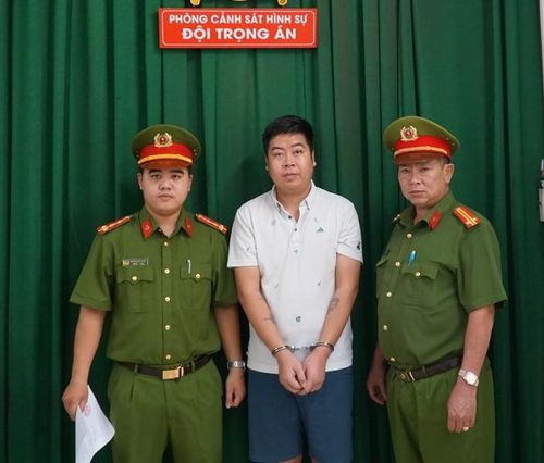  Đối tượng Nguyễn Trung Thế Lữ 