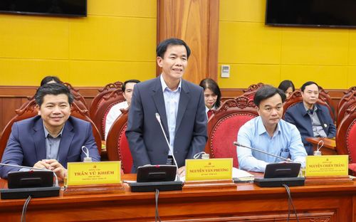 Bí thư Tỉnh ủy Quảng Trị Nguyễn Văn Phương phát biểu tại buổi làm việc. Ảnh: NGỌC PHÚ