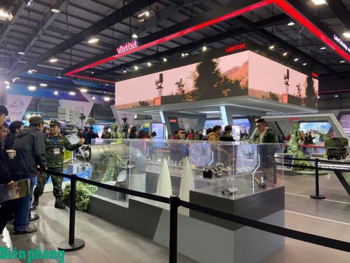 Trong công tác đối ngoại quốc phòng, Triển lãm quốc phòng quốc tế Việt Nam 2024 là sự khẳng định cho vai trò và đóng góp của Việt Nam trong hợp tác quốc phòng quốc tế; là biểu tượng của niềm tin, sự tôn trọng và thiện chí hợp tác giữa các quốc gia vì một thế giới hòa bình, ổn định và thịnh vượng. Ảnh: Bích Nguyên