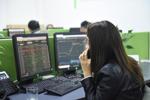 BID, VGC là 2 mã cổ phiếu được khuyến nghị nên quan tâm trong phiên giao dịch hôm nay. Ảnh minh họa: BNEWS/TTXVN