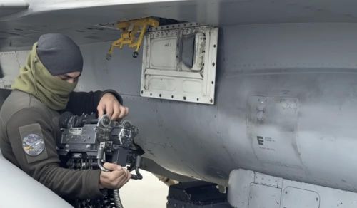 Chiến tranh hiện đại tại Ukraine đã chứng minh rằng ưu thế trên không không còn phụ thuộc vào một loại máy bay, mà là sự kết hợp giữa tiêm kích, phòng không, tác chiến điện tử và thông tin tình báo thời gian thực.