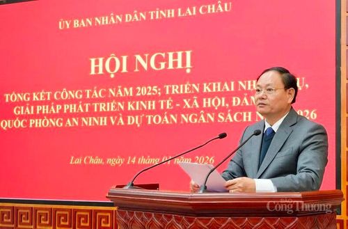 Bí thư Tỉnh ủy Lai Châu Lê Minh Ngân phát biểu chỉ đạo hội nghị. 