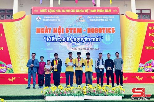 Trao giải phần thi “Năng lượng xanh”.