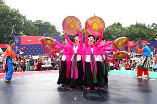 Văn hóa không chỉ là nền tảng tinh thần của xã hội, mà còn là yếu tố làm nên cốt cách, bản lĩnh và sức bền của dân tộc