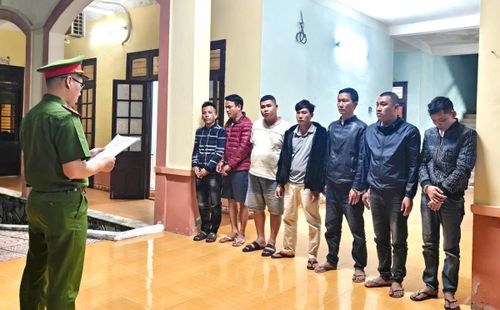 Cơ quan Công an tạm giữ hình sự 7 đối tượng để tiếp tục đấu tranh làm rõ.