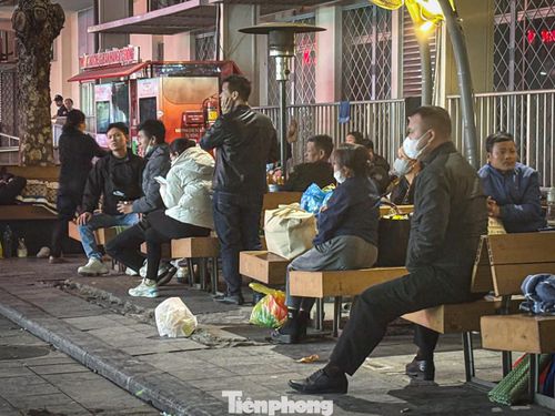 Sau vụ việc nhân viên bảo vệ ném chăn của người dân giữa đêm rét, Bệnh viện Bạch Mai đã yêu cầu đối tác an ninh nghiêm túc rút kinh nghiệm; đồng thời phải tái đào tạo kỹ năng ứng xử, giao tiếp cho toàn bộ lực lượng để tránh lặp lại sự cố đáng tiếc.