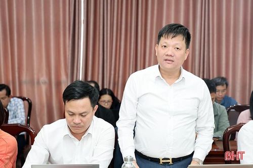 Phó Trưởng phòng Kinh tế, UBND xã Đức Quang Nguyễn Tiến Tuấn và Phó Chủ tịch UBND xã Tùng Lộc Trần Văn Đại đề xuất một số giải pháp để triển khai thực hiện hiệu quả mô hình.