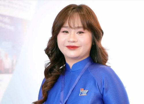 Phó Chủ tịch Ủy ban MTTQ Việt Nam, Bí thư Đoàn Thanh niên phường Ô Chợ Dừa Phạm Phương Chi.