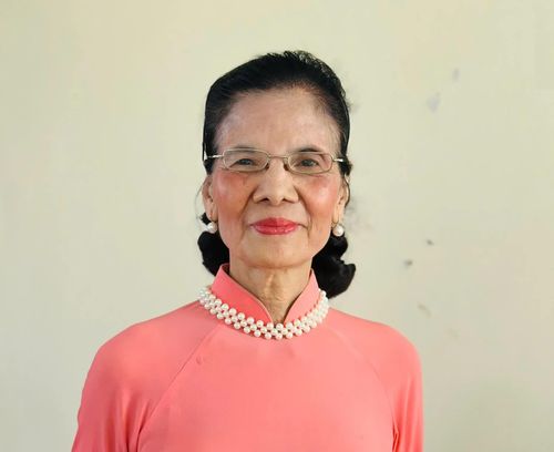 Bí thư chi bộ số 8, Tổ trưởng dân phố số 9, phường Kim Liên Phạm Thị Thanh Sơn.