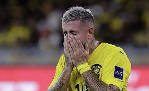Tiền đạo gốc Argentina - Rodrigo Holgado sau khi dính líu tới bê bối nhập tịch và nhận án phạt cấm thi đấu 12 tháng từ FIFA đang tính chuyện giải nghệ.