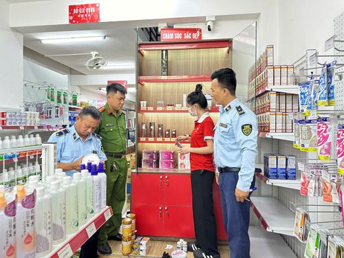 Công tác phối hợp giữa các lực lượng chức năng được tăng cường, giúp phát hiện hiệu quả các hành vi vi phạm. Ảnh: PV