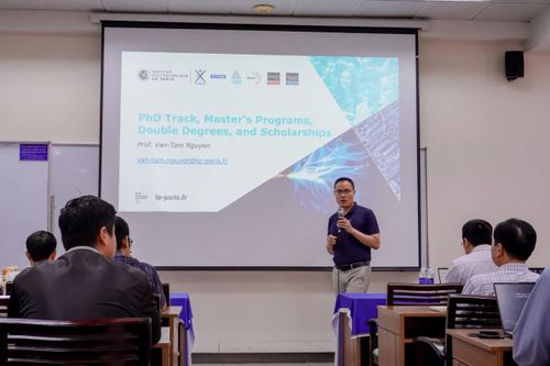GS. TSKH. Nguyễn Văn Tâm hiện là Chủ nhiệm khoa Khoa học máy tính, Dữ liệu và Trí tuệ nhân tạo (AI), Học Viện Bách khoa Paris (IP Paris).