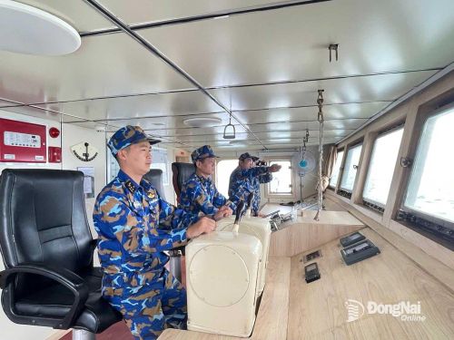 Cán bộ, chiến sĩ Tàu Trường Sa 04 kiên cường bám biển, giữ vững chủ quyền biển, đảo. Ảnh: Văn Đường