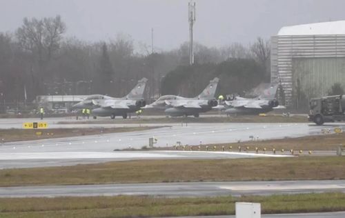Mới đây, Lực lượng Không quân Indonesia (TNI AU) đã chính thức tiếp nhận 3 chiếc máy bay chiến đấu Rafale F4 đầu tiên từ Pháp. Ảnh: @ELMObrokenWings.