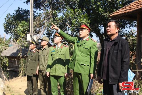 Công an xã Yên Sơn tuần tra, nắm tình hình ANTT tại địa bàn.