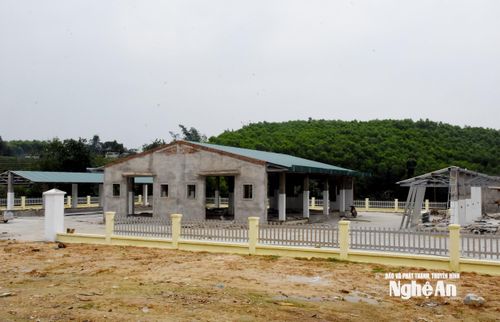 Chợ Sơn Lâm đang được xây dựng kịp khánh thành vào dịp đón Tết Bính Ngọ. Ảnh: Công Kiên