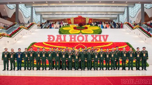  Đoàn đại biểu Đảng bộ Quân đội tham dự Đại hội. 