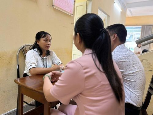 Ngành dân số tổ chức các chiến dịch truyền thông khuyến khích nam, nữ kết hôn trước 30 tuổi - Ảnh: VGP/HM