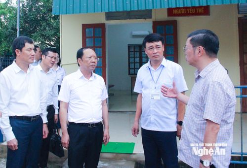 Đoàn công tác tỉnh Nghệ An kiểm tra công tác vận hành chính quyền 2 cấp tại xã Hưng Nguyên. Ảnh: Mai Hoa