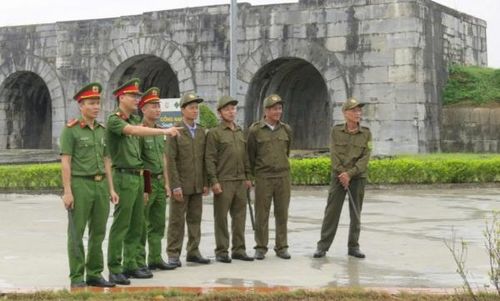 Công an xã Tây Đô và lực lượng an ninh cơ sở tuần tra đảm bảo ANTT địa bàn.