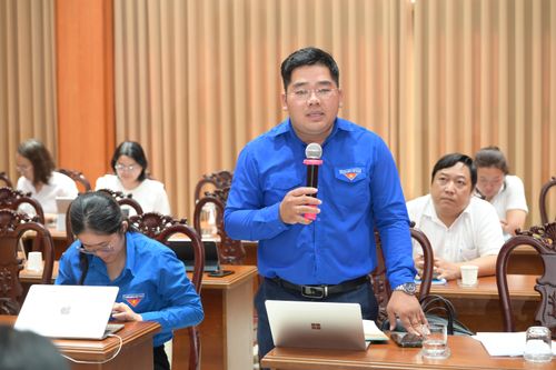 Đại diện Thành đoàn TPHCM phát biểu. Ảnh: VĂN MINH