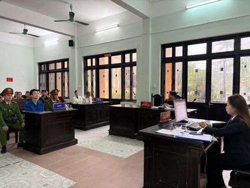 Cảnh phiên tòa xét xử.
